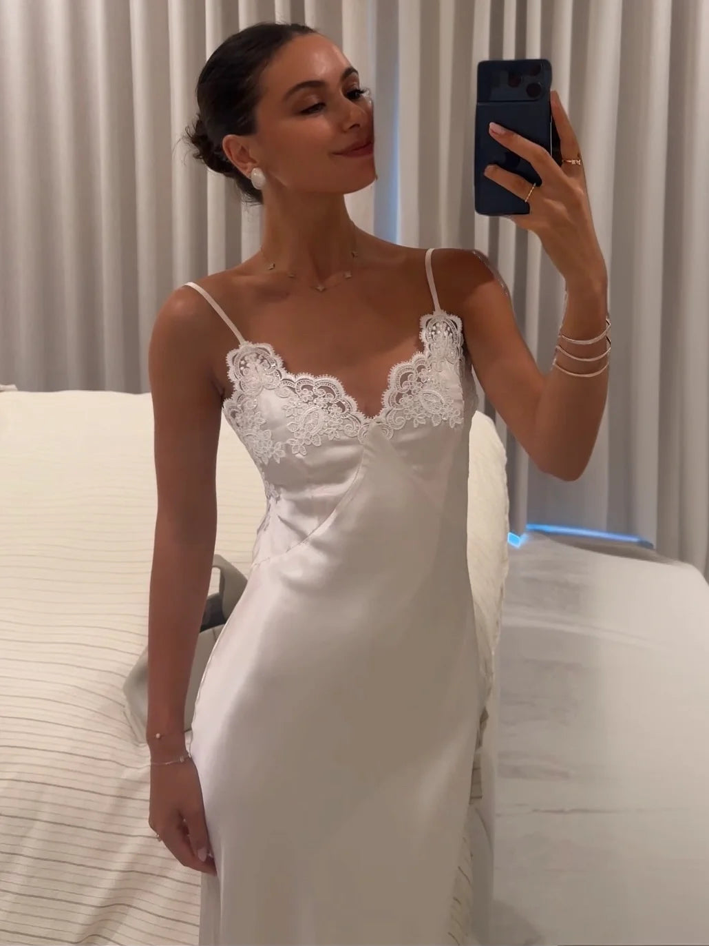 Chic Women Sexy V-neck Satin Sling Maxi Dress White Lace Patchwork Sleeveless Backless Slim Gowns Summer Evening Party Dresses